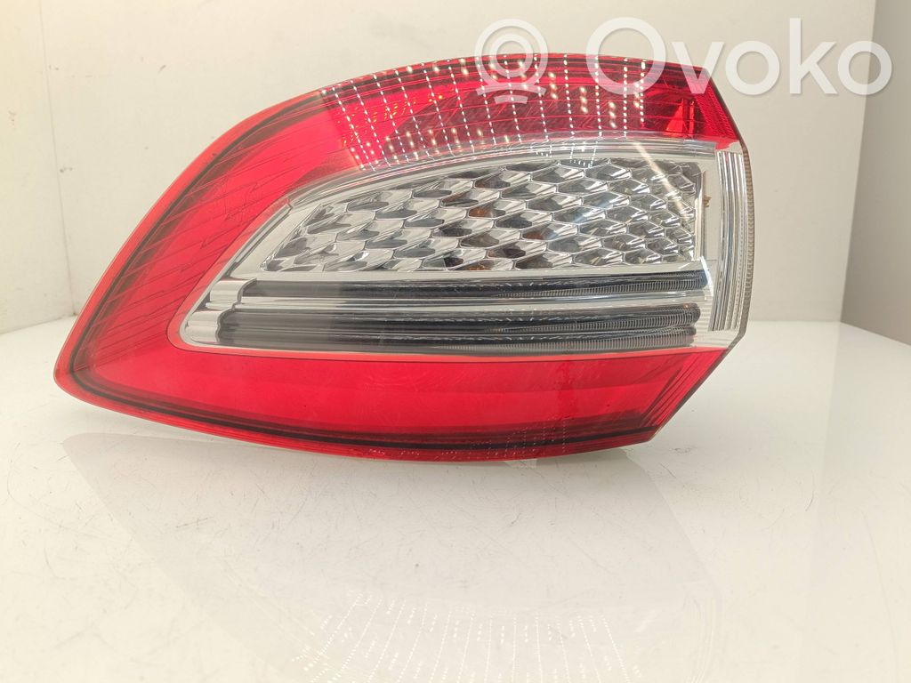 Ford Mondeo MK IV Feux arrière / postérieurs 