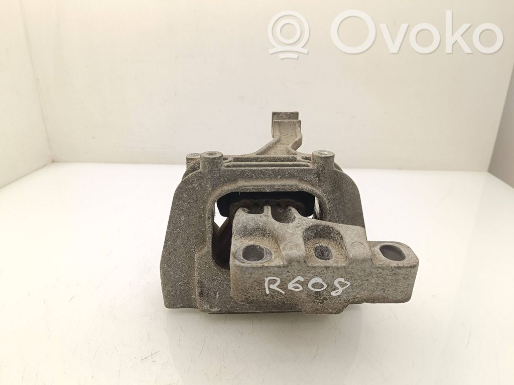 Skoda Octavia Mk3 (5E) Engine mount bracket 