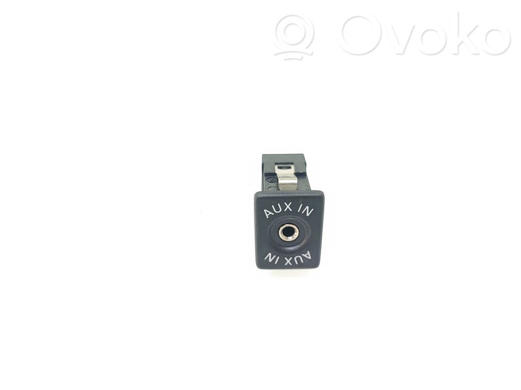 Conector priză AUX   5M0035724