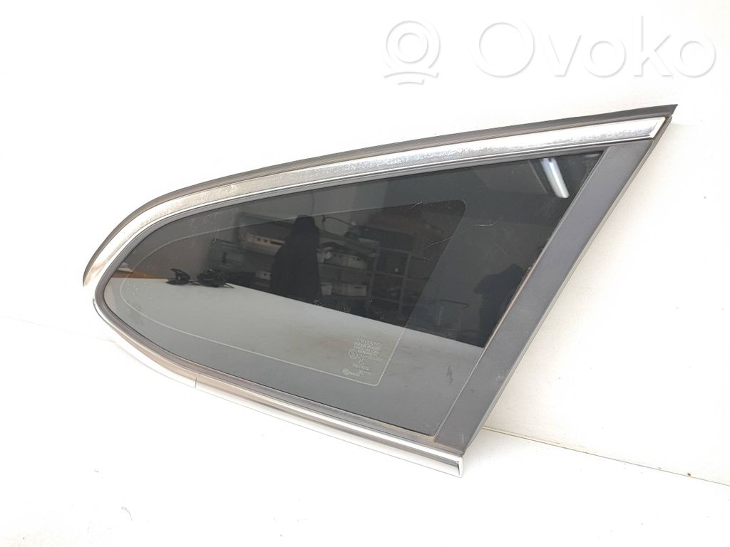 Volvo V60 Rear side window 
