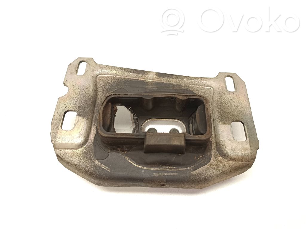 Opel Vivaro Engine mount bracket 