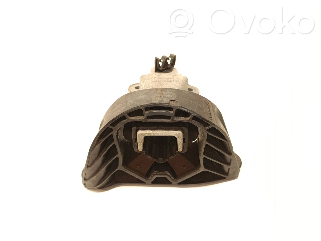 Renault Clio IV Engine mount bracket 