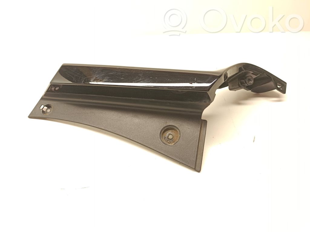 KIA Niro Rear light trim 