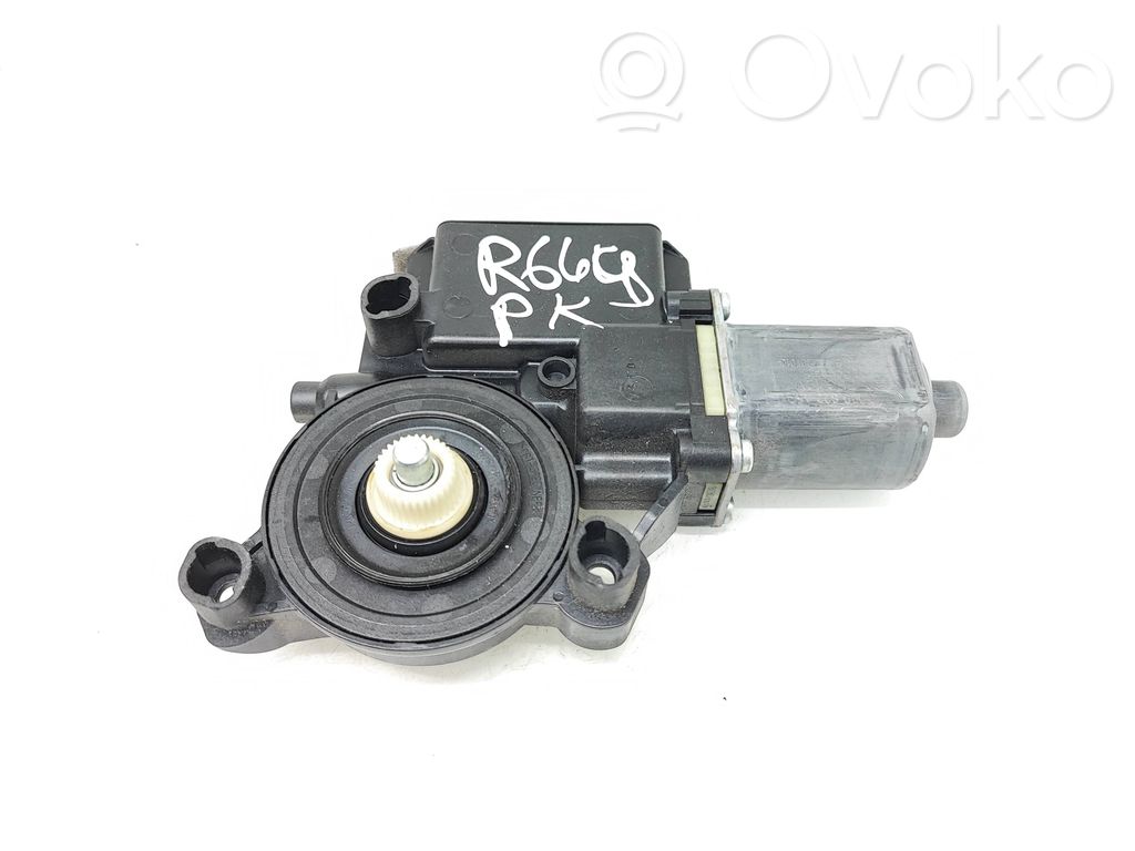 Volkswagen Transporter - Caravelle T5 Silnik regulatora szyby drzwi przednich 
