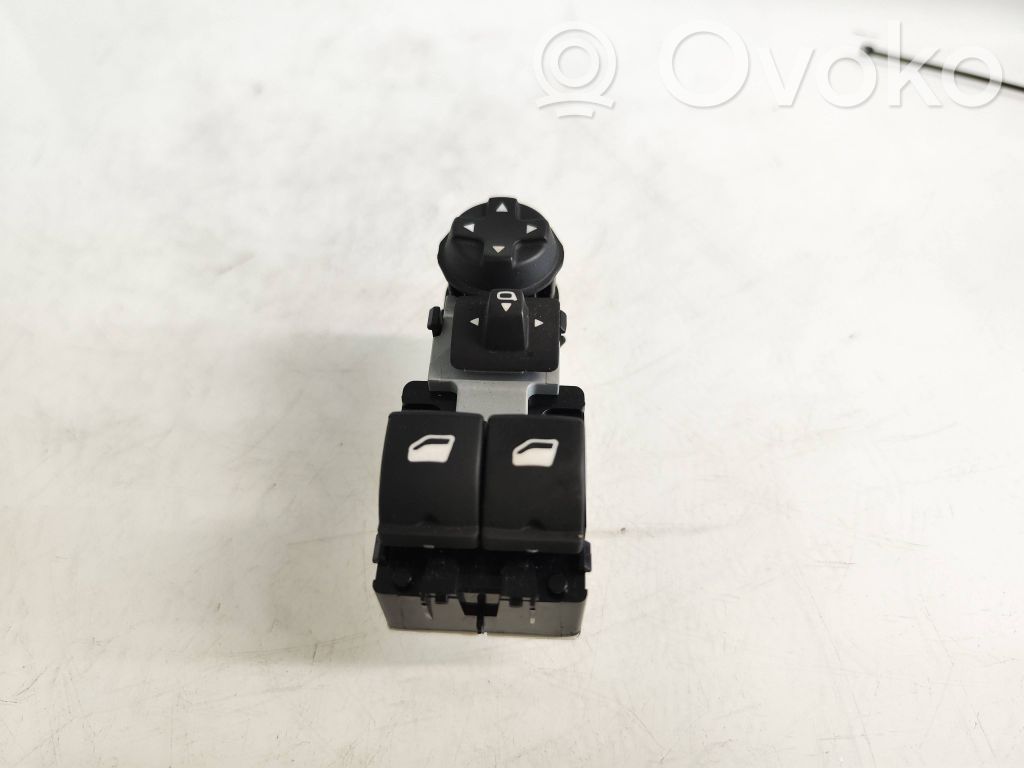 Opel Vivaro Electric window control switch 
