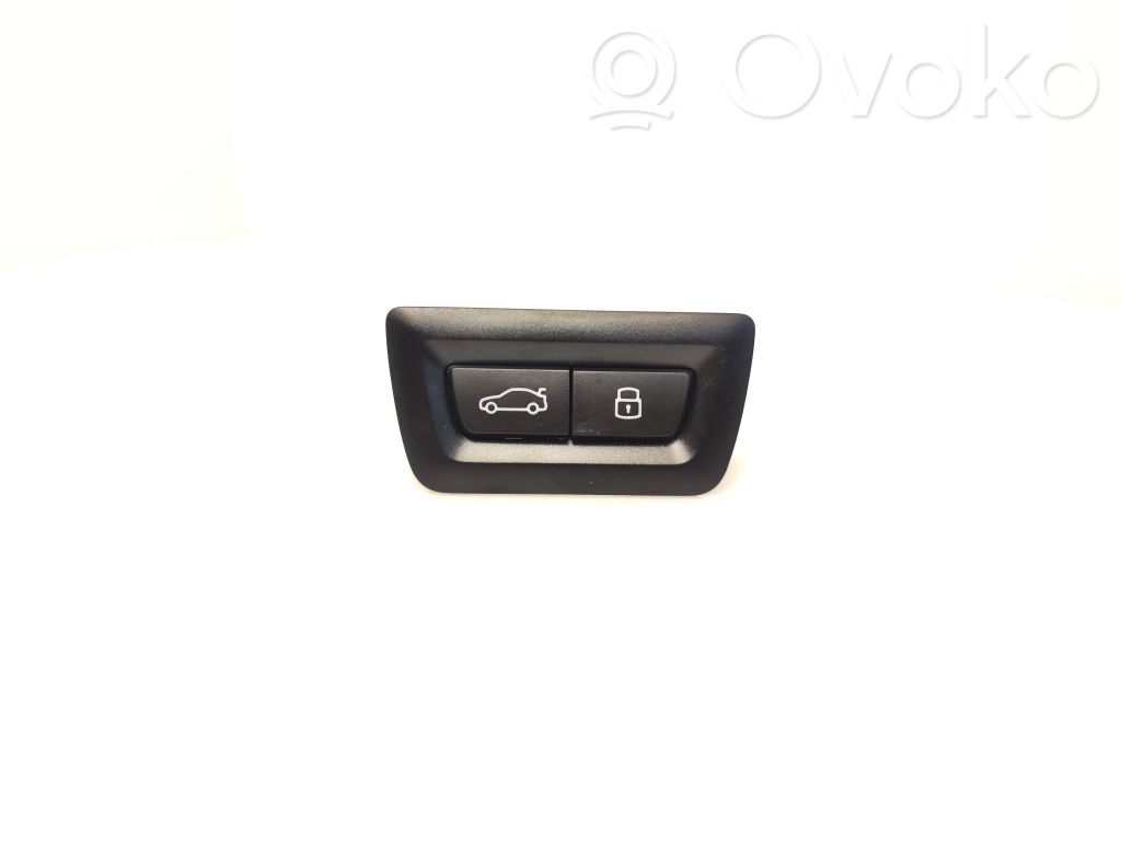 BMW X5 G05 Przełącznik / Przycisk otwierania klapy bagażnika 