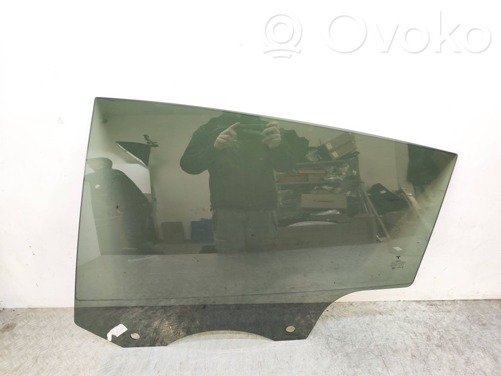 Tesla Model Y Основное стекло задних дверей 