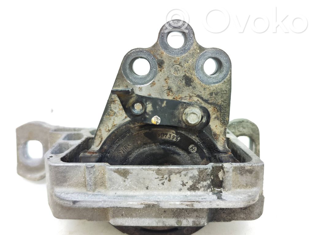 Ford Focus Engine mount bracket 