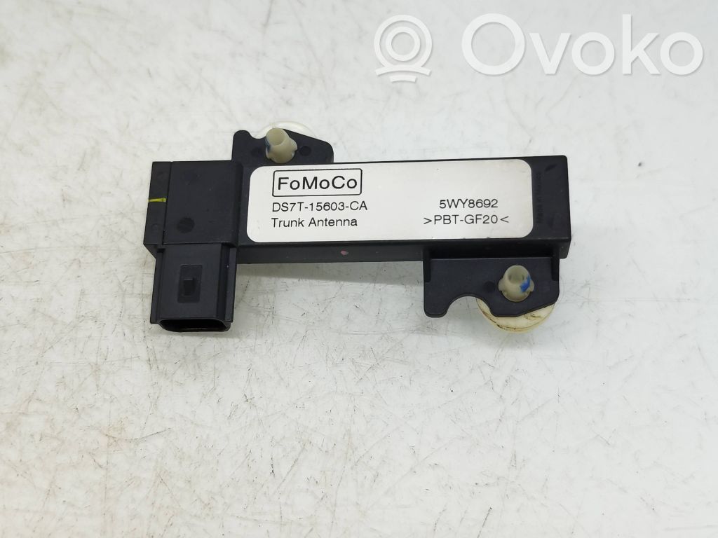 Ford Mondeo MK V Amplificatore antenna 