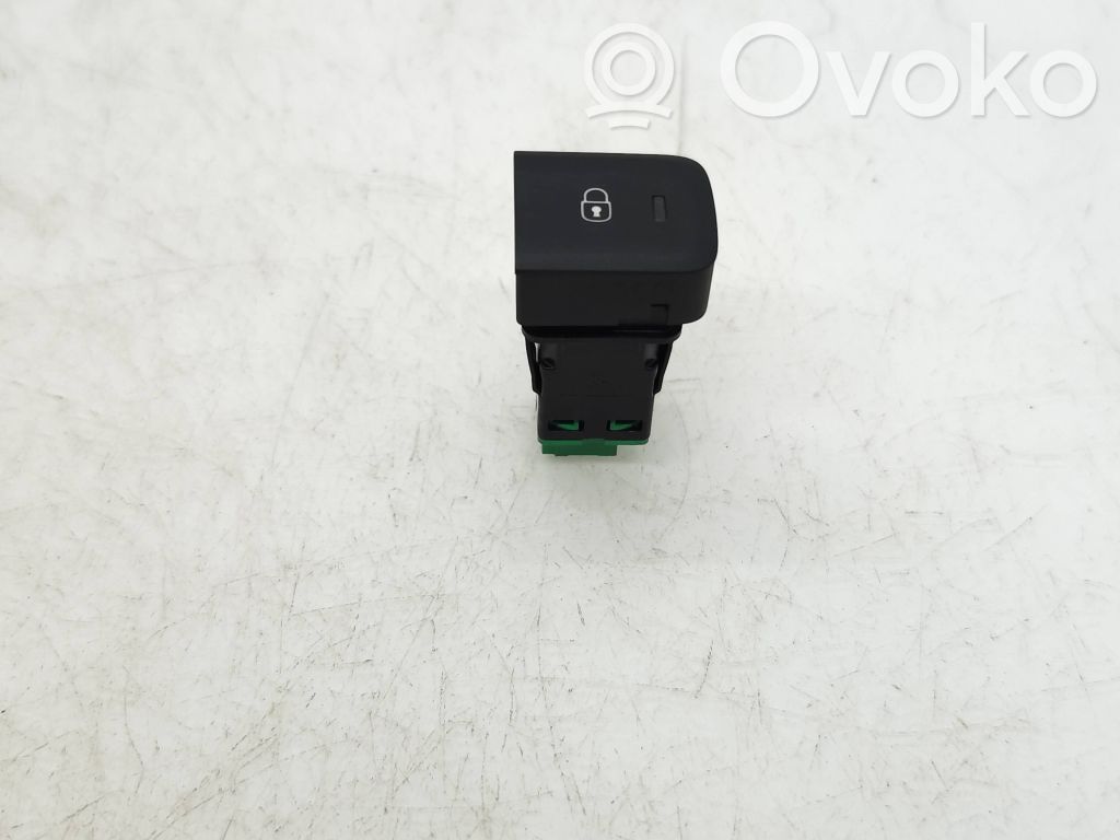 Opel Combo E Central locking switch button 