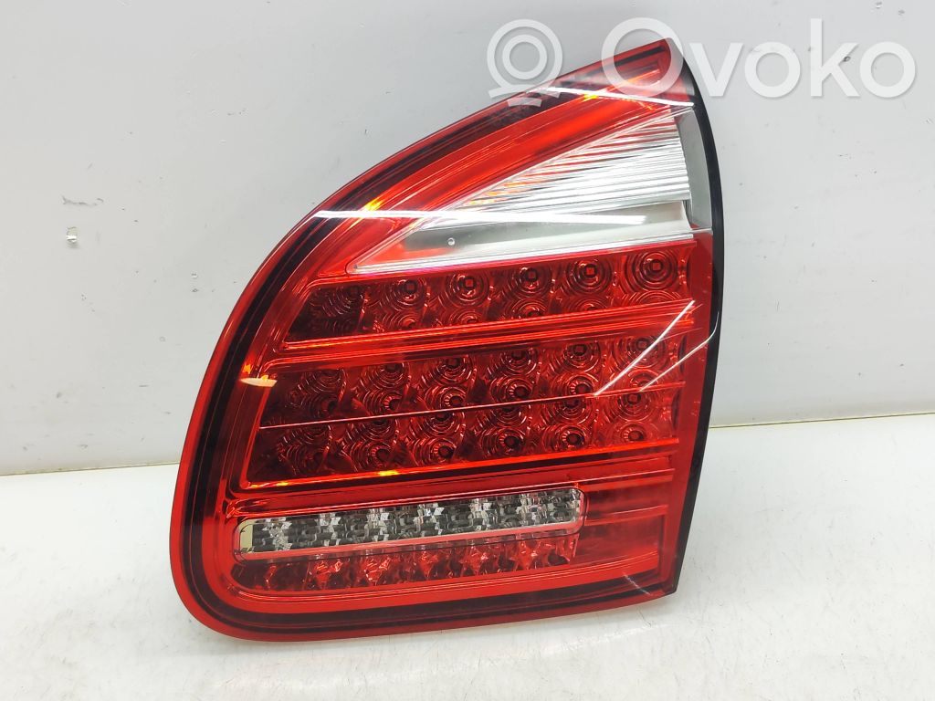 Porsche Cayenne (92A) Takaluukun takavalot 
