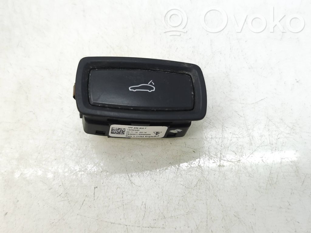 Porsche Cayenne (92A) Tailgate/boot open switch button 
