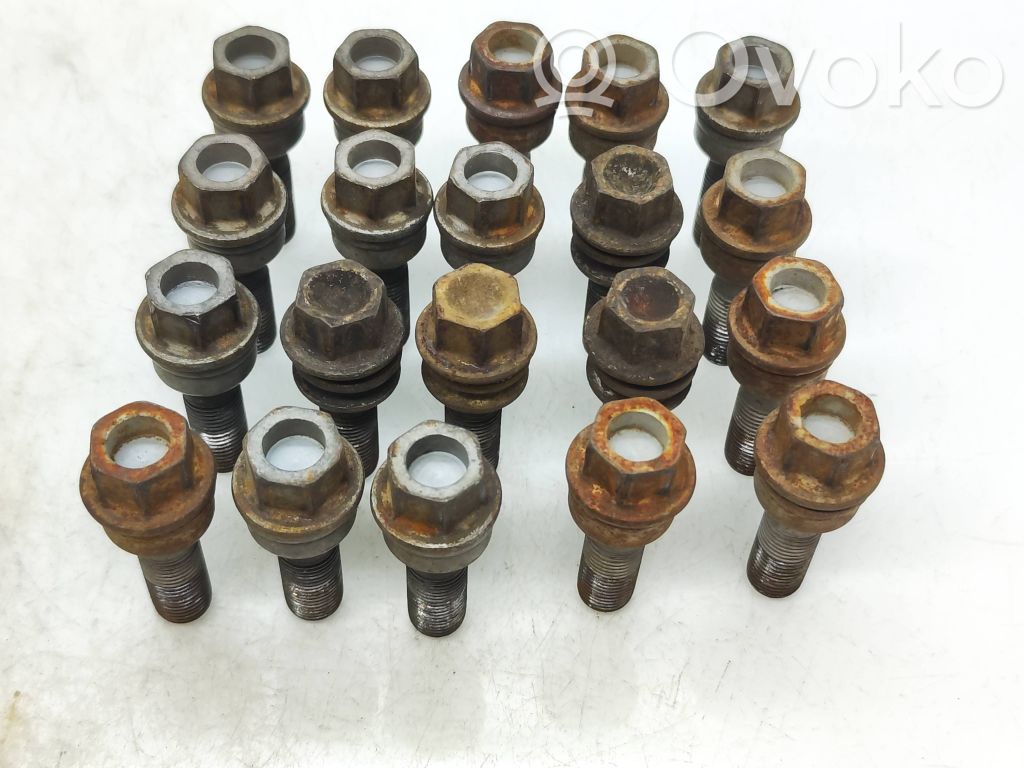 Tuercas/tornillos