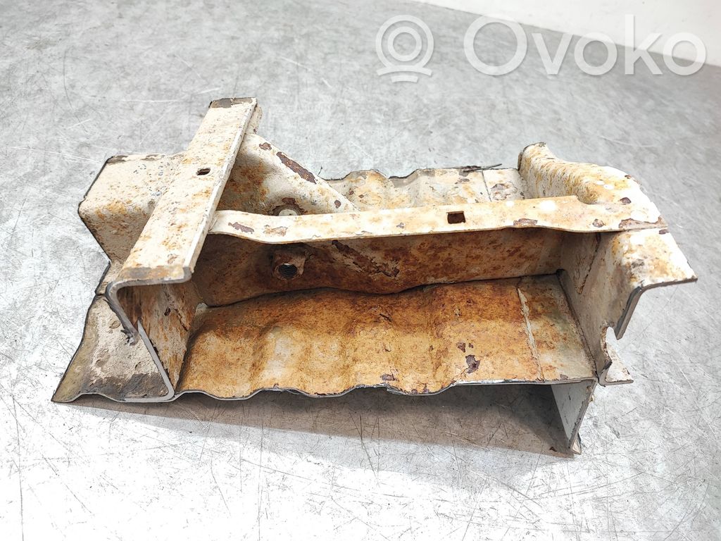 Volkswagen Transporter - Caravelle T5 Stoßdämpferhalterung hinten