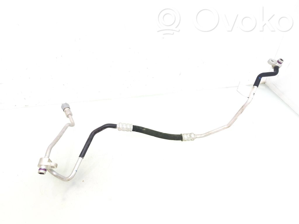 Audi A4 S4 B9 Ilmastointilaitteen putki (A/C) 