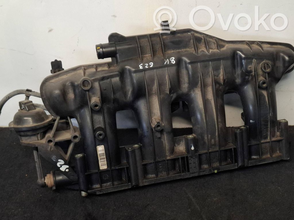 Audi A4 S4 B8 8K Colector de admisión 