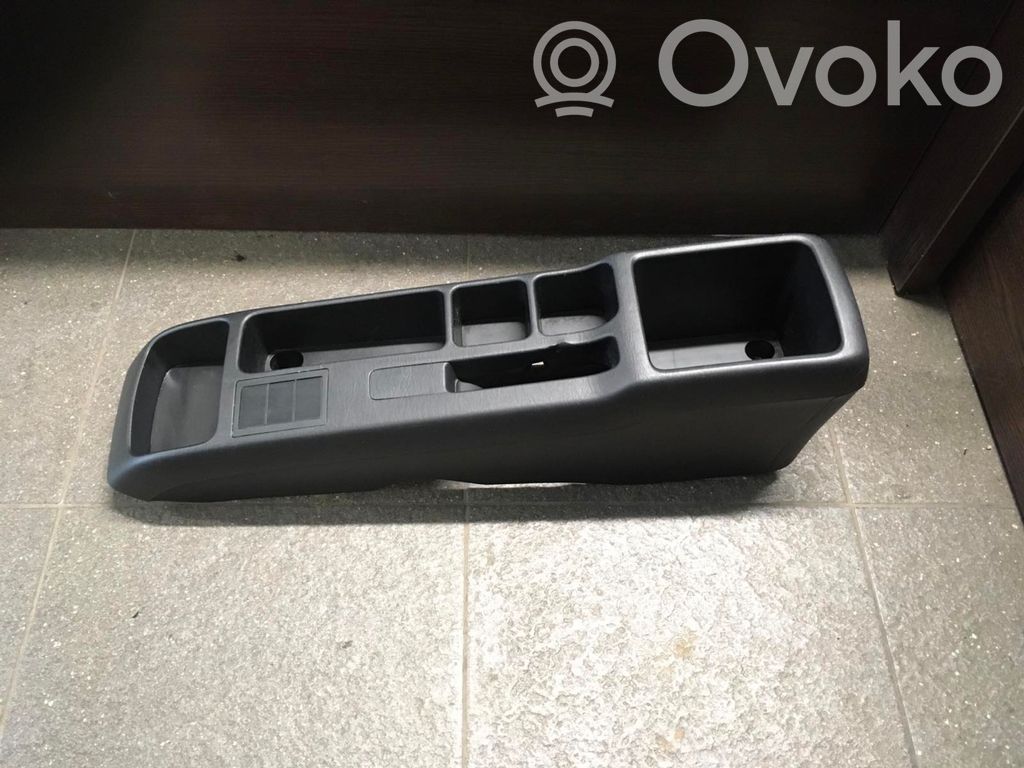 Toyota Corolla Verso E121 Center console 