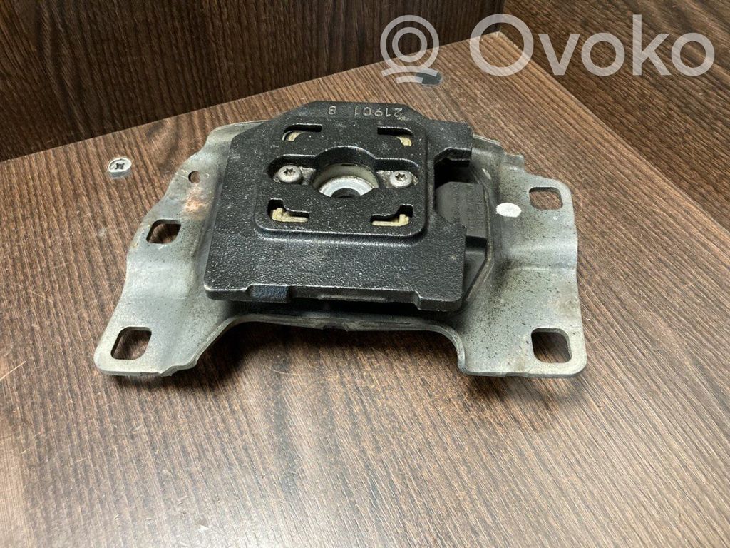 Volvo V50 Engine mount bracket 