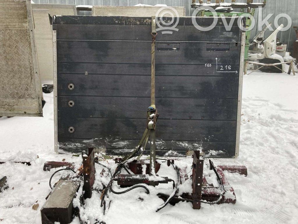 Back/rear loading door
