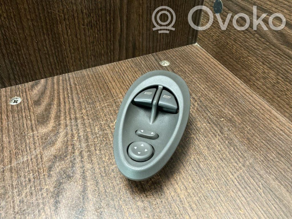 Iveco Daily 3rd gen Electric window control switch 