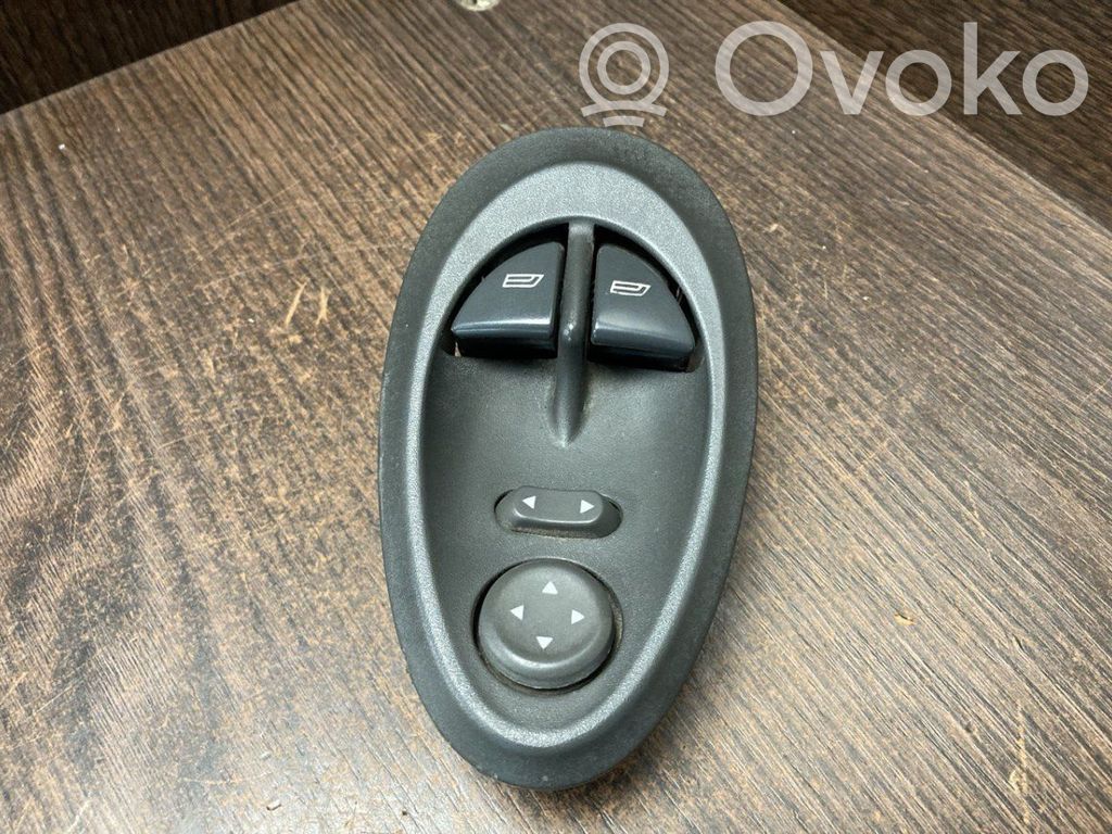 Iveco Daily 3rd gen Electric window control switch 