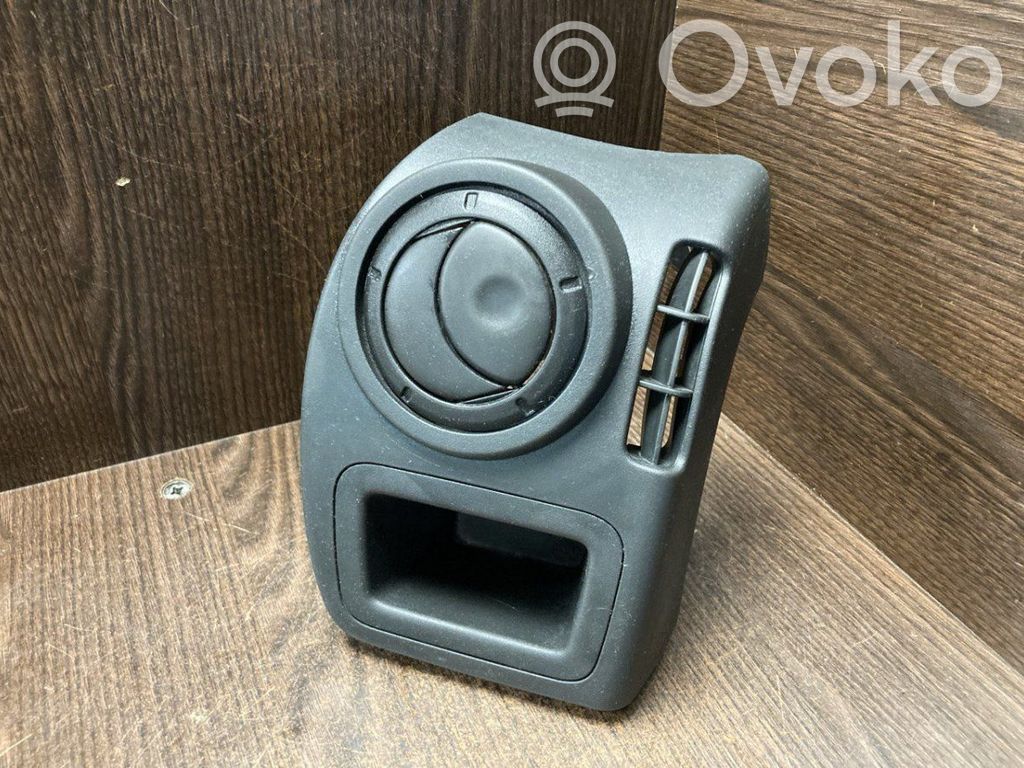 Renault Master III Boczna kratka nawiewu deski rozdzielczej 