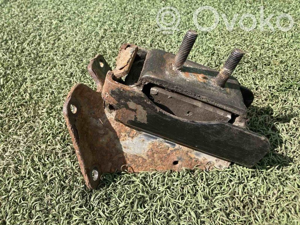 Iveco Daily 4th gen Engine mount bracket 