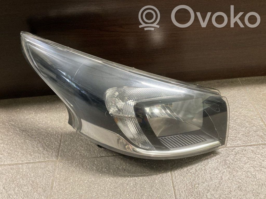 Opel Vivaro Phare frontale 