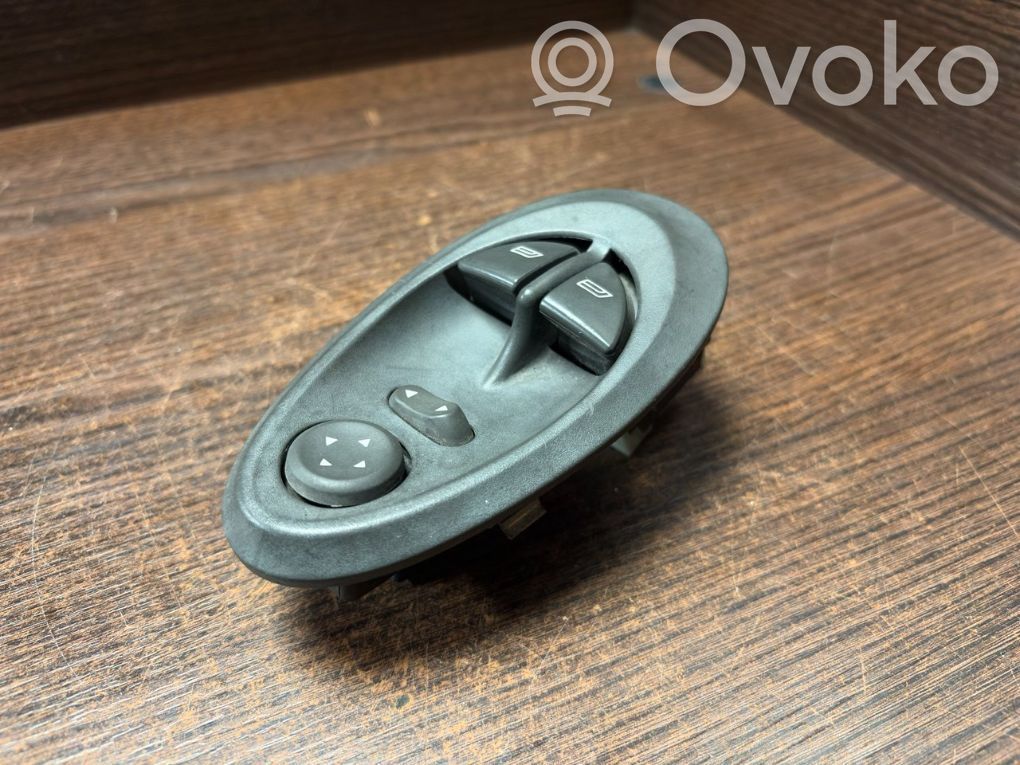 Iveco Daily 3rd gen Electric window control switch 