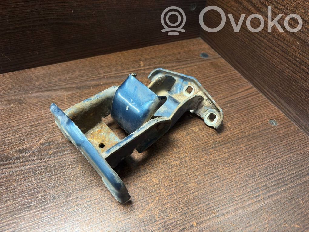 Loading door upper hinge   312304K,312304K,66379
