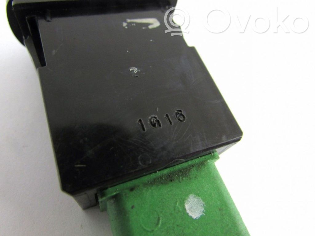 Windscreen/window heater switch   1G16