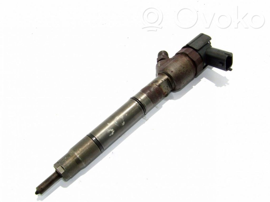 Fuel injector   338002A400