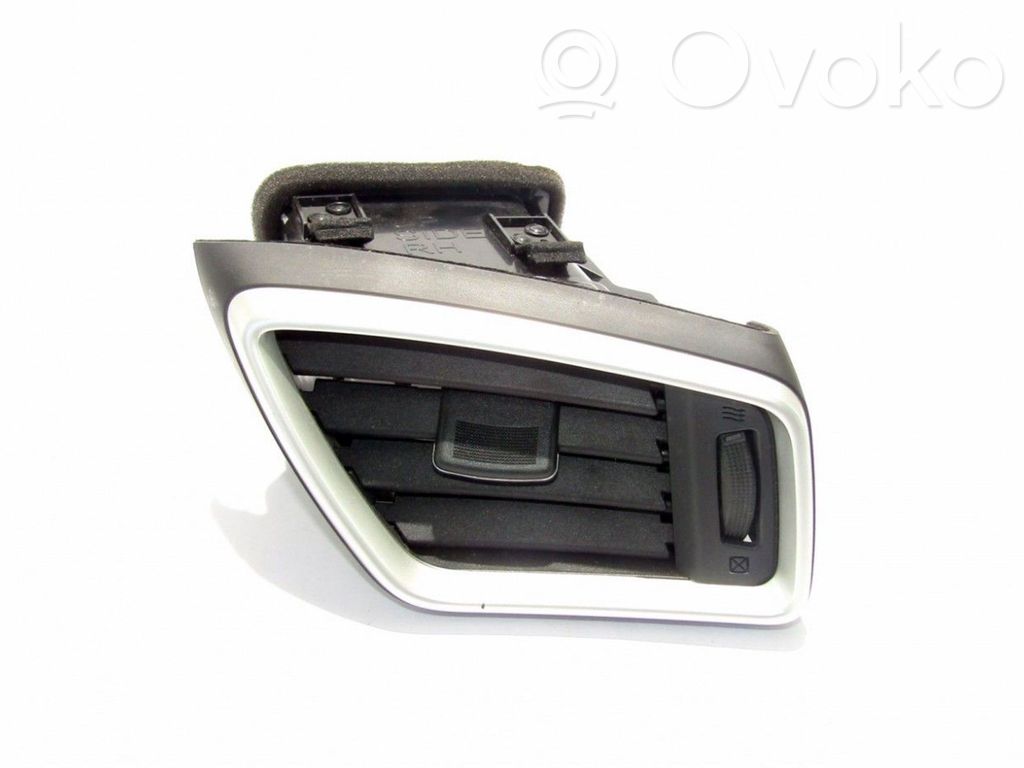 Nissan X-Trail T32 Griglia di ventilazione centrale cruscotto 