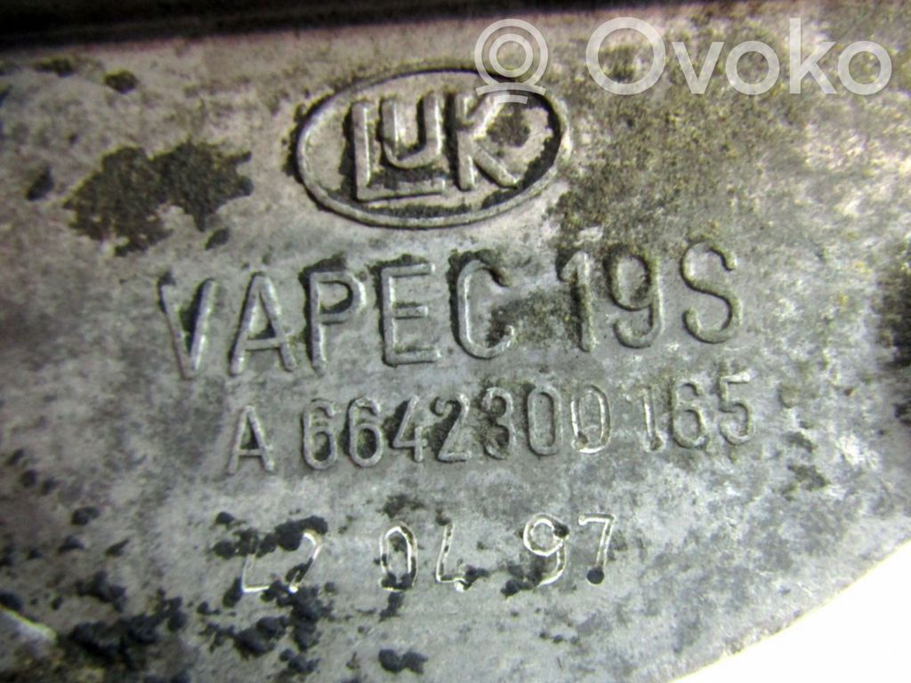 Vacuum pump   A6642300165