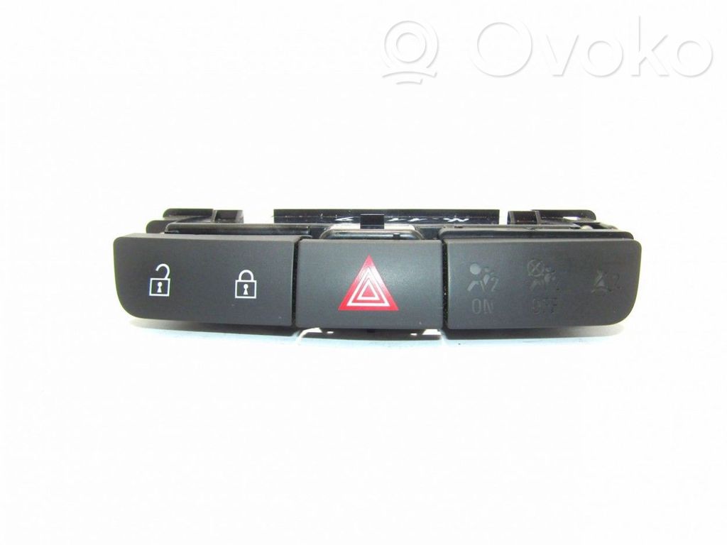Hazard light switch   13324594