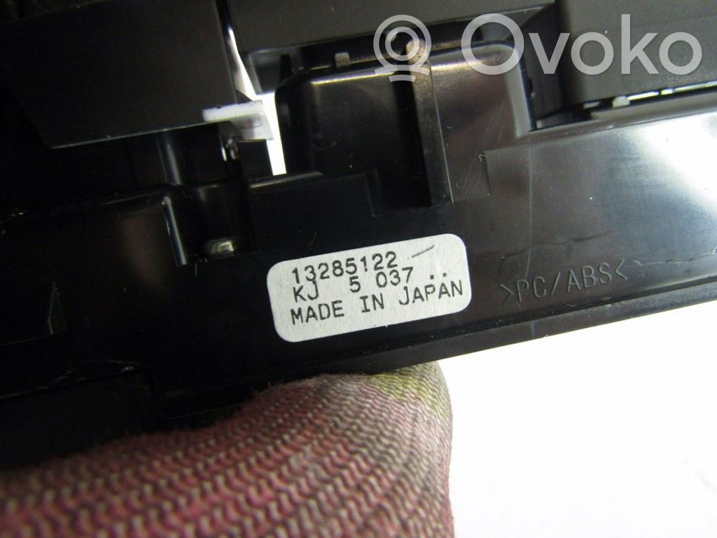 Hazard light switch   13285122