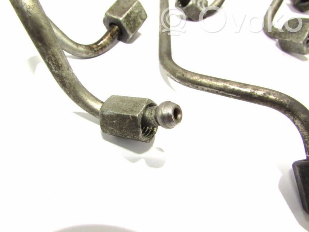 Fuel injector supply line/pipe