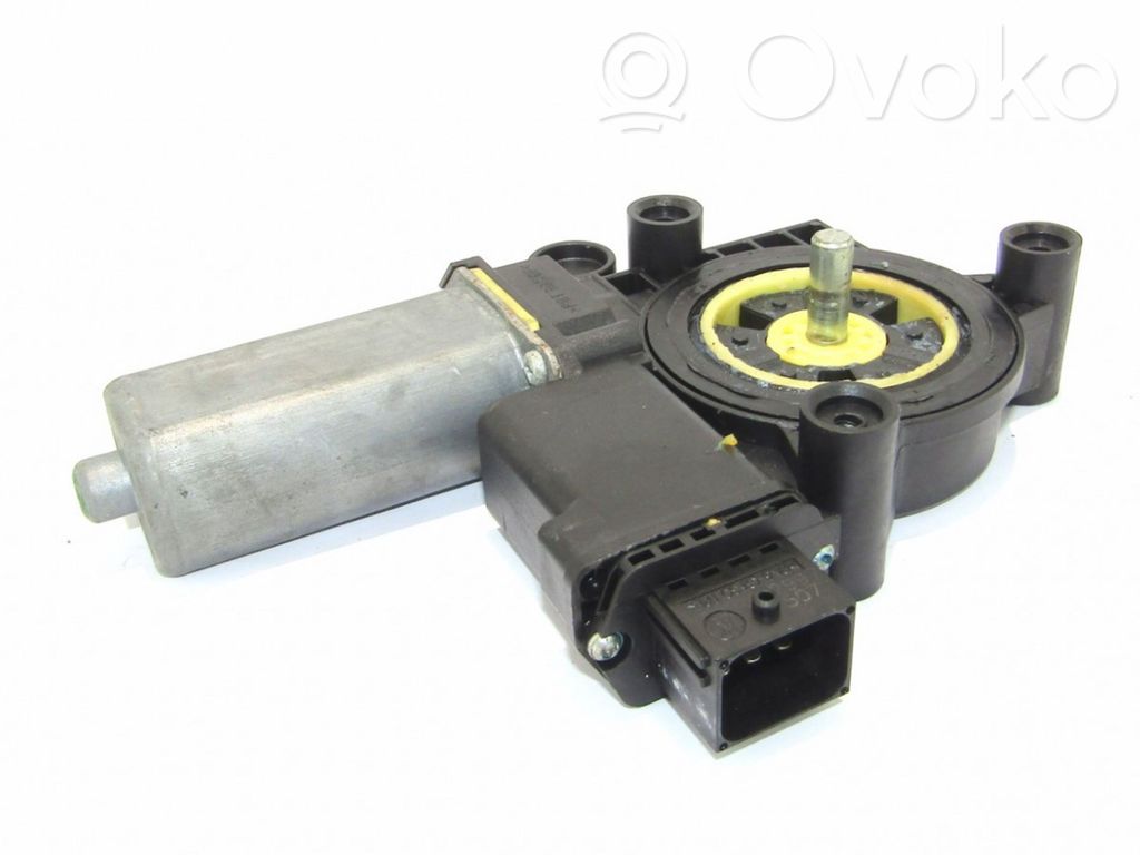 Opel Corsa D Front door window regulator motor 
