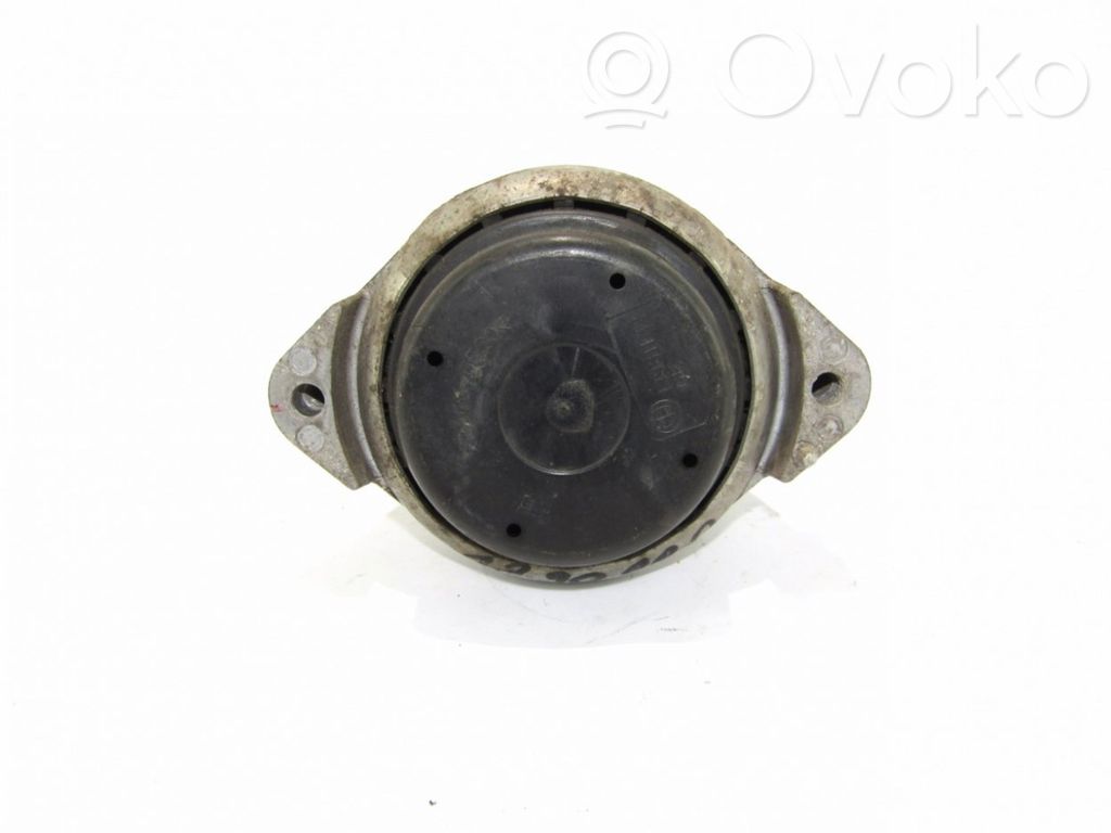 Soporte de montaje del motor   13981112