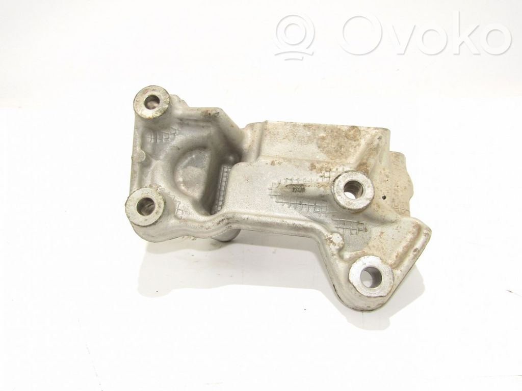 Peugeot 508 Gearbox mounting bracket 