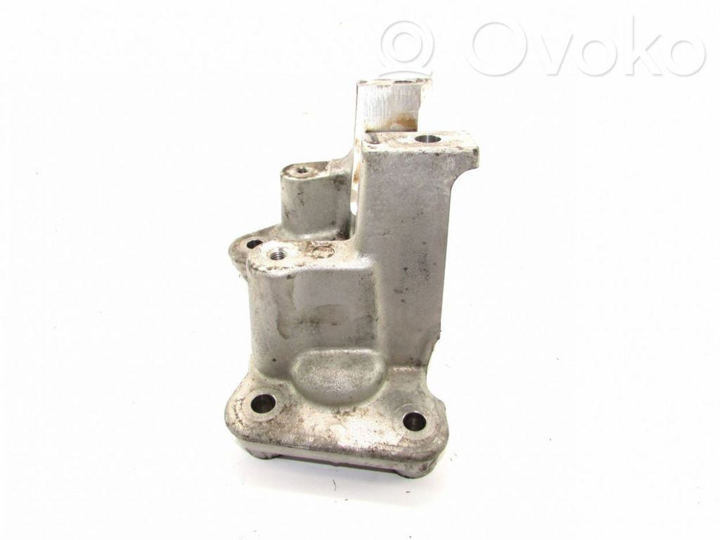 Peugeot 508 Gearbox mounting bracket 
