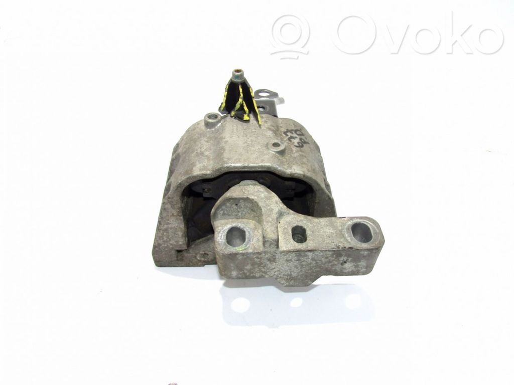 Volkswagen Golf IV Engine mount bracket 