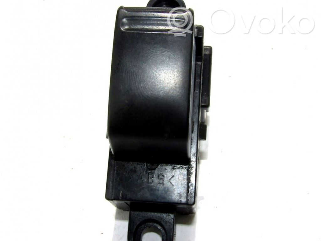 Nissan Primera Interruptor del elevalunas eléctrico 
