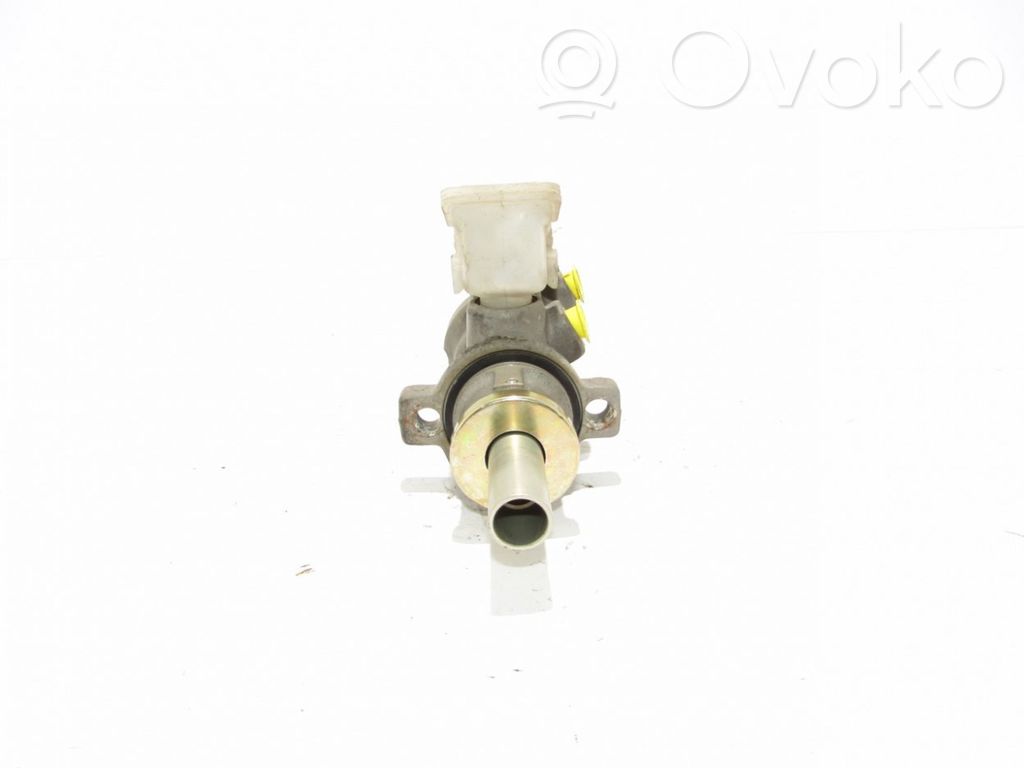 Master brake cylinder   21030399