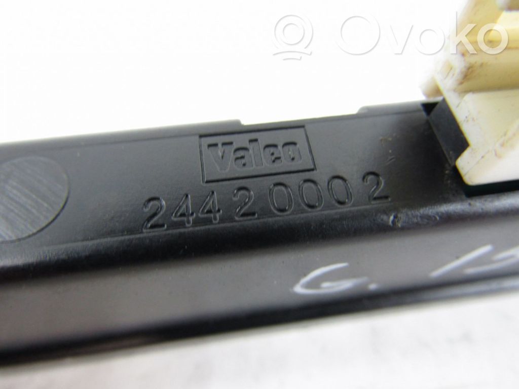 Nissan Almera Tino Third/center stoplight 