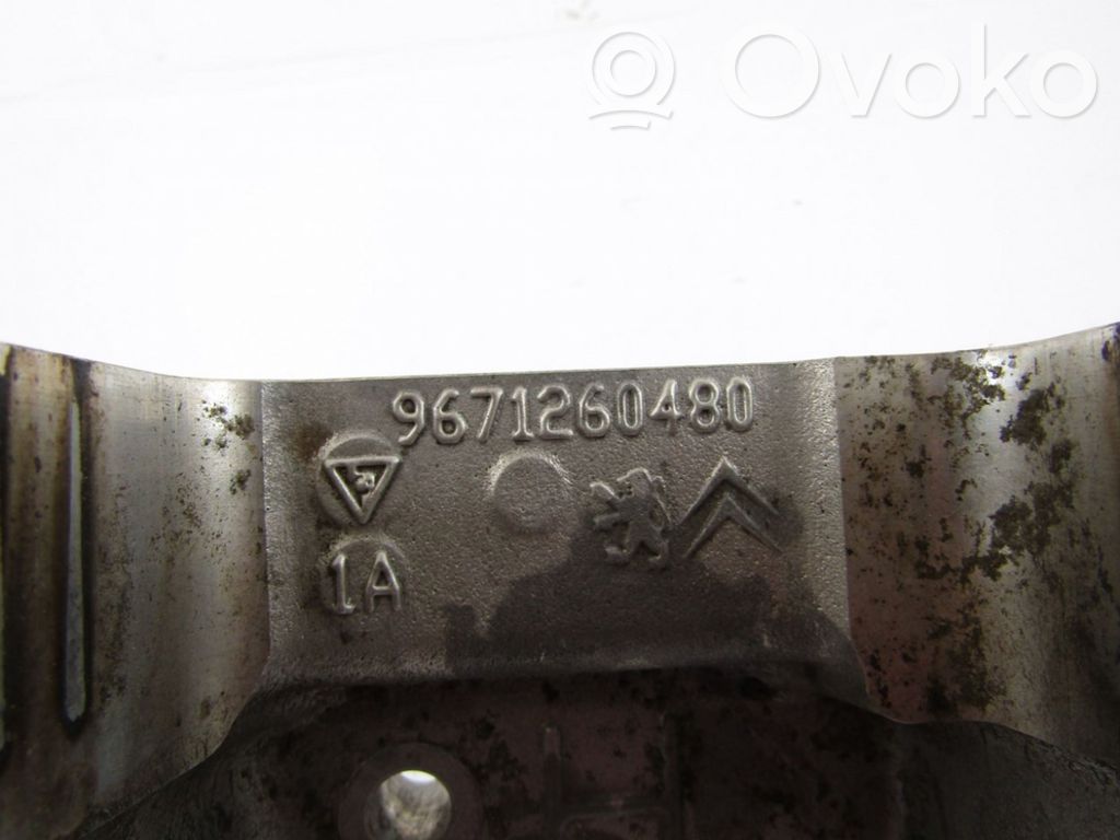 Peugeot 508 Gearbox mounting bracket 