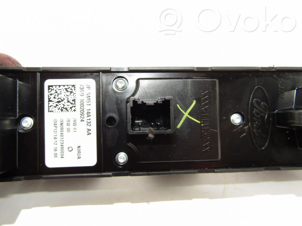 Electric window control switch   AM5T,14A132,AA