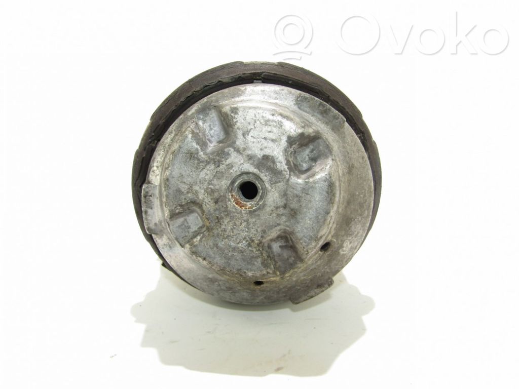 Engine mount bracket   NERA