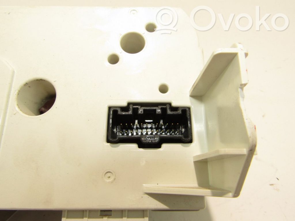 Mazda 5 Climate control unit 