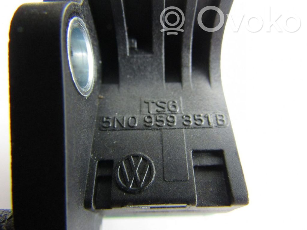 Volkswagen PASSAT B7 Sensore d’urto/d'impatto apertura airbag 